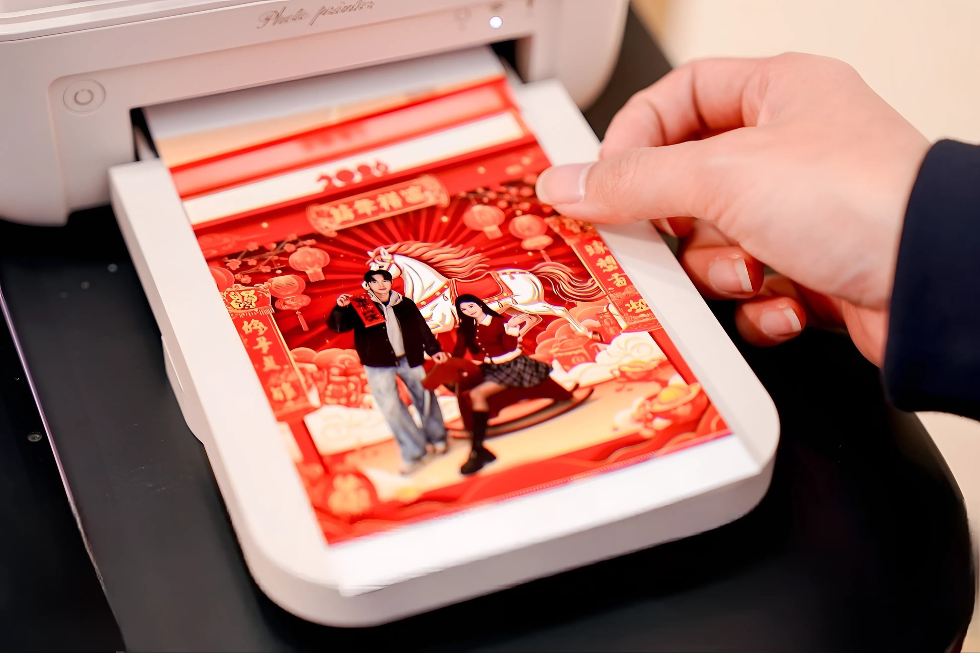 跨界迎新,美与科技相约|鲸鸿动能携手阿玛尼美妆打造沉浸式春节体验