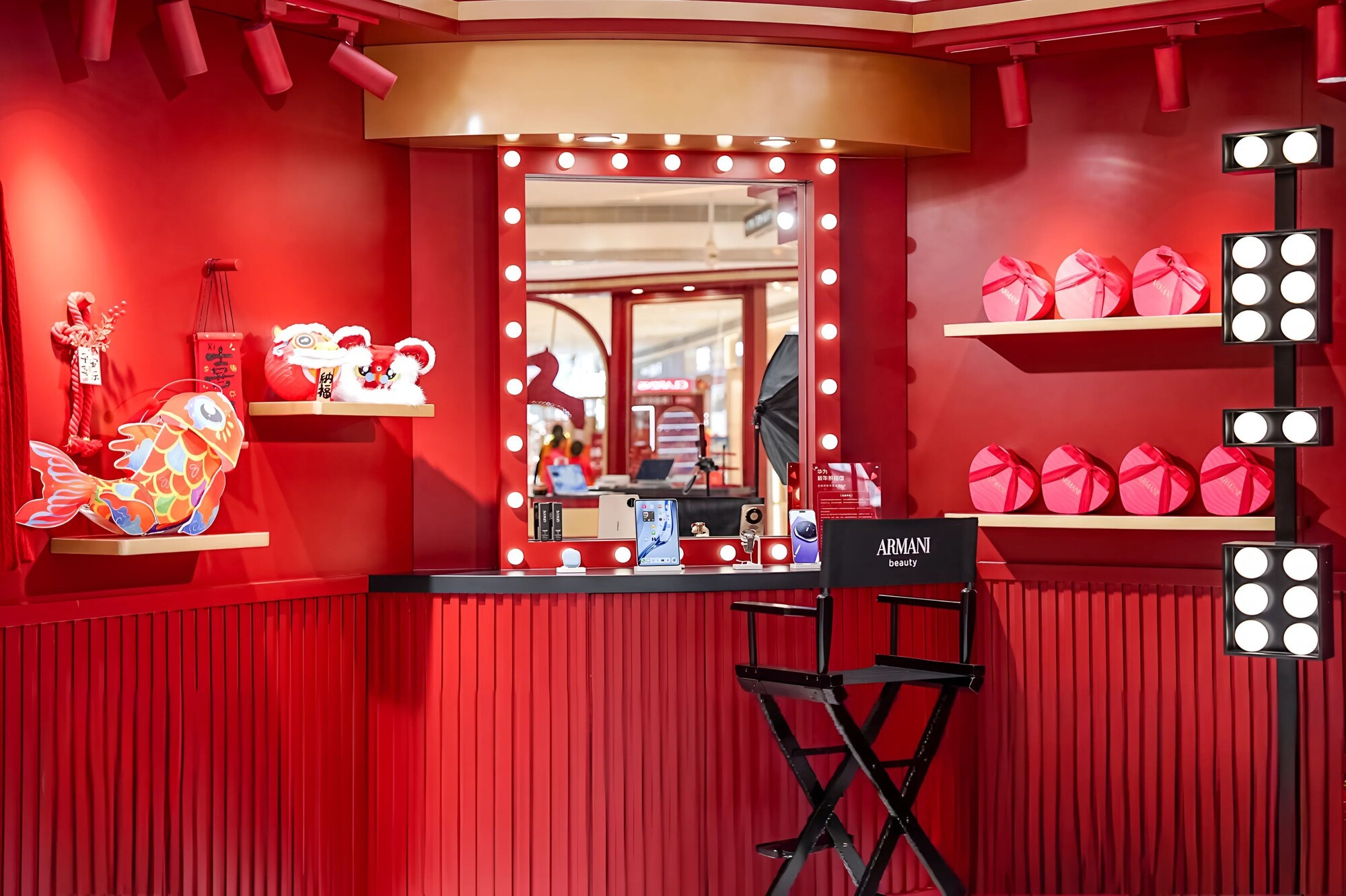 跨界迎新,美与科技相约|鲸鸿动能携手阿玛尼美妆打造沉浸式春节体验